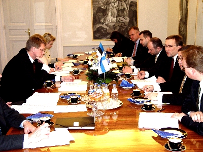 Soome ja Eesti valitsusete läbirääkimised 2004 aasta veebruaris. - pics/2004/EURE2.jpg