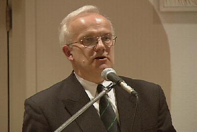 Toronto Ülikooli Eesti Õppetooli professor, AABS peakorraldaja Jüri Kivimäe - pics/2004/hre6.jpg