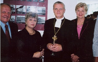 Andres Taul, pr. Marje Põder, EELK Peapiiskop Andres Põder, pr. Eneri Taul - pics/2005/10602_1.jpg