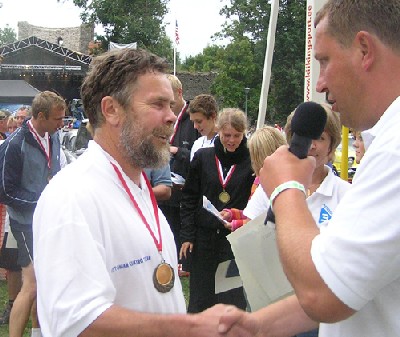 Kiikingu kiige leiutaja ja veteranide võistlusklassi võitja Ado Kosk. - pics/2005/10745_1.jpg
