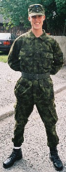 Eesti Kaitseväe sõdur Matti Tikovt.<br>    Foto: perekonnaarhiivist - pics/2005/11496_5.jpg