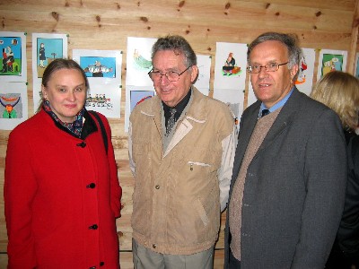 Eduard Tüür suursaadikutega (vasakul Eesti suursaadik Lissabonis Aino Lepik von Wirén ja paremal Soome suursaadik Lissabonis Esko Kiuru) - pics/2005/8828_2.jpg