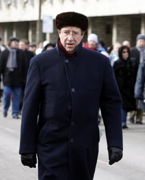 Kas Toomas Hendrik Ilvesest saab Eesti president? Sel pildil näeme teda Lennart Meri matuserongkäigus. Foto: Peeter Langovits, Postimees, 28.03.<br>  - pics/2006/12918_1.jpg
