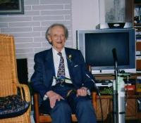 Dr. Endel Aruja oma 96. sünnipäeval 5. juulil 2007 oma kodus Don Mills¹is. Foto: Aino Müllerbeck - pics/2007/17012_2_t.jpg