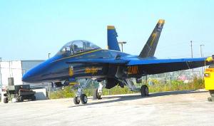 U.S. Navy "Blue Angel" F-18 at rest before taking wing at the CNE Air Show.<br> Photo: Adu Raudkivi - pics/2009/10/25614_1_t.jpg