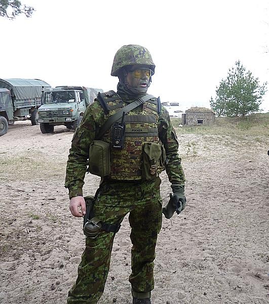 1. jalaväebrigaadi õhutõrjepataljoni ülem major Priit<br>Pikner. - pics/2015/05/44908_007_t.jpg