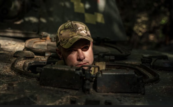 Ukraina sõdur 2C3 tankis Donetski oblastis, 25. juuli 2024 - pics/2024/07/61131_001.jpg
