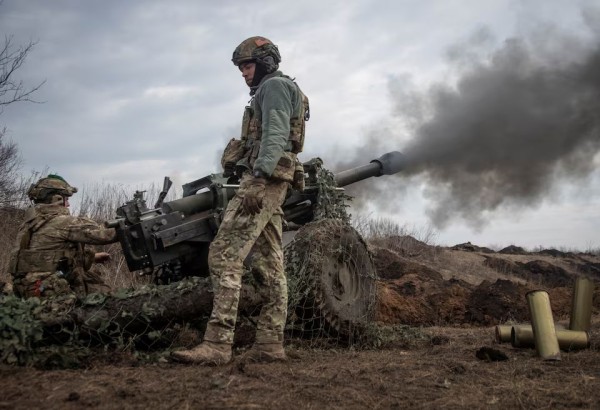 Ukraina sõjaväelane M119 haubitsa juures, Bahmuti lähedal 10. märts, 2023. Foto: Oleksandr Ratushniak  - pics/2024/10/61315_001_t.jpg