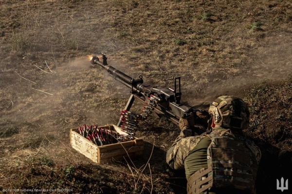 Ukraina sõjaväelane .50 cal kuulipildujaga. Foto: Ukraina Kaitseministeerium. - pics/2024/11/61338_001_t.jpg