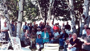  Hilda Truupere 80. sünnipäeva tähistamisel juubilari suvekodus 19. juulil. Foto: J. Tanner  - pics/prior2003/2132_2.jpg